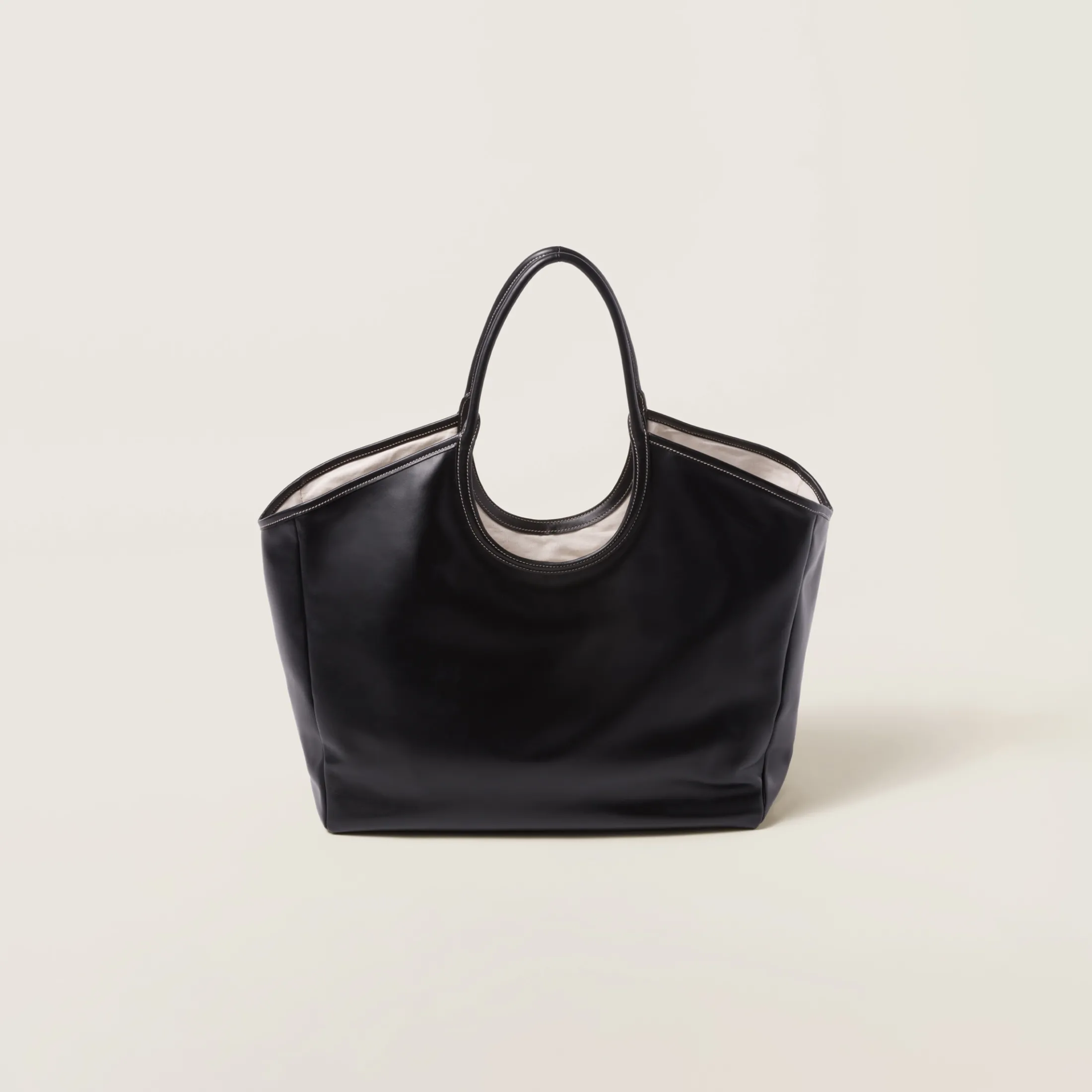 Black Ivy Leather Bag | Miu Miu