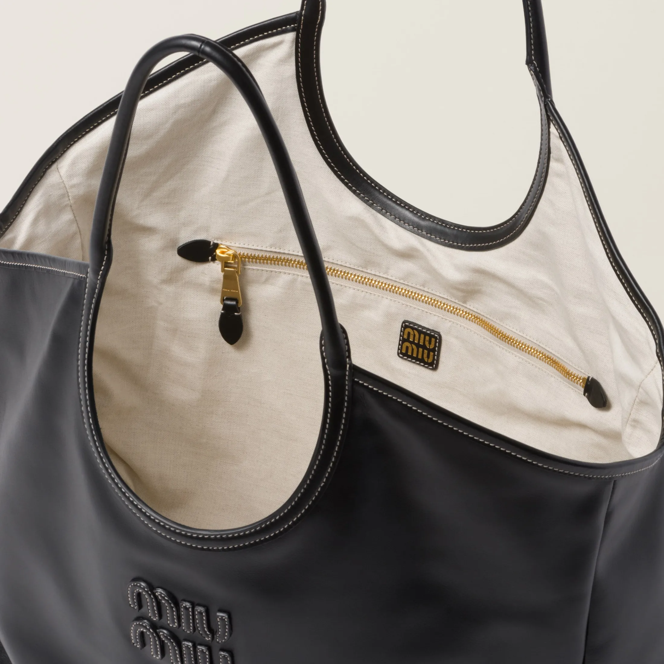 Black Ivy Leather Bag | Miu Miu