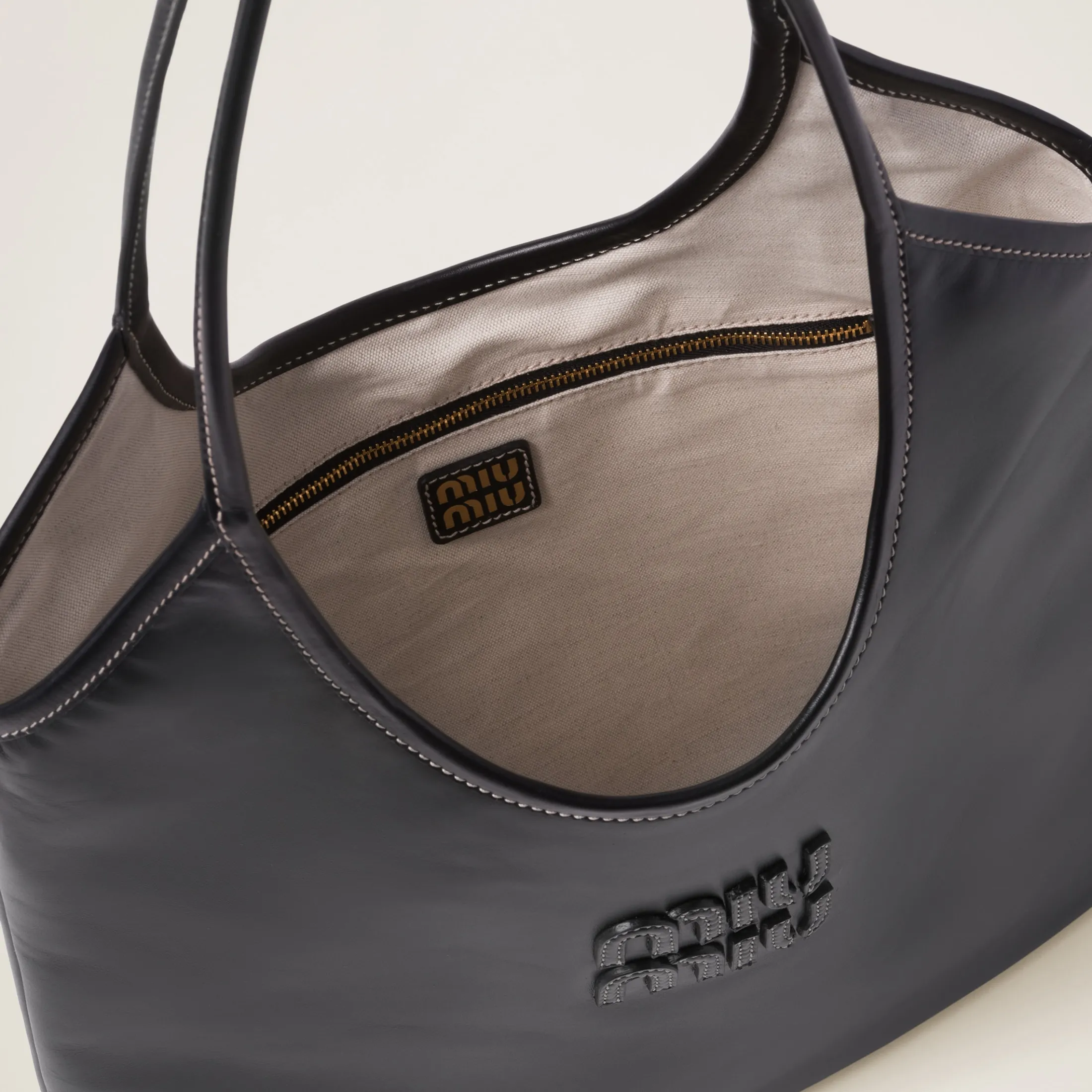 Black Ivy Leather Bag | Miu Miu