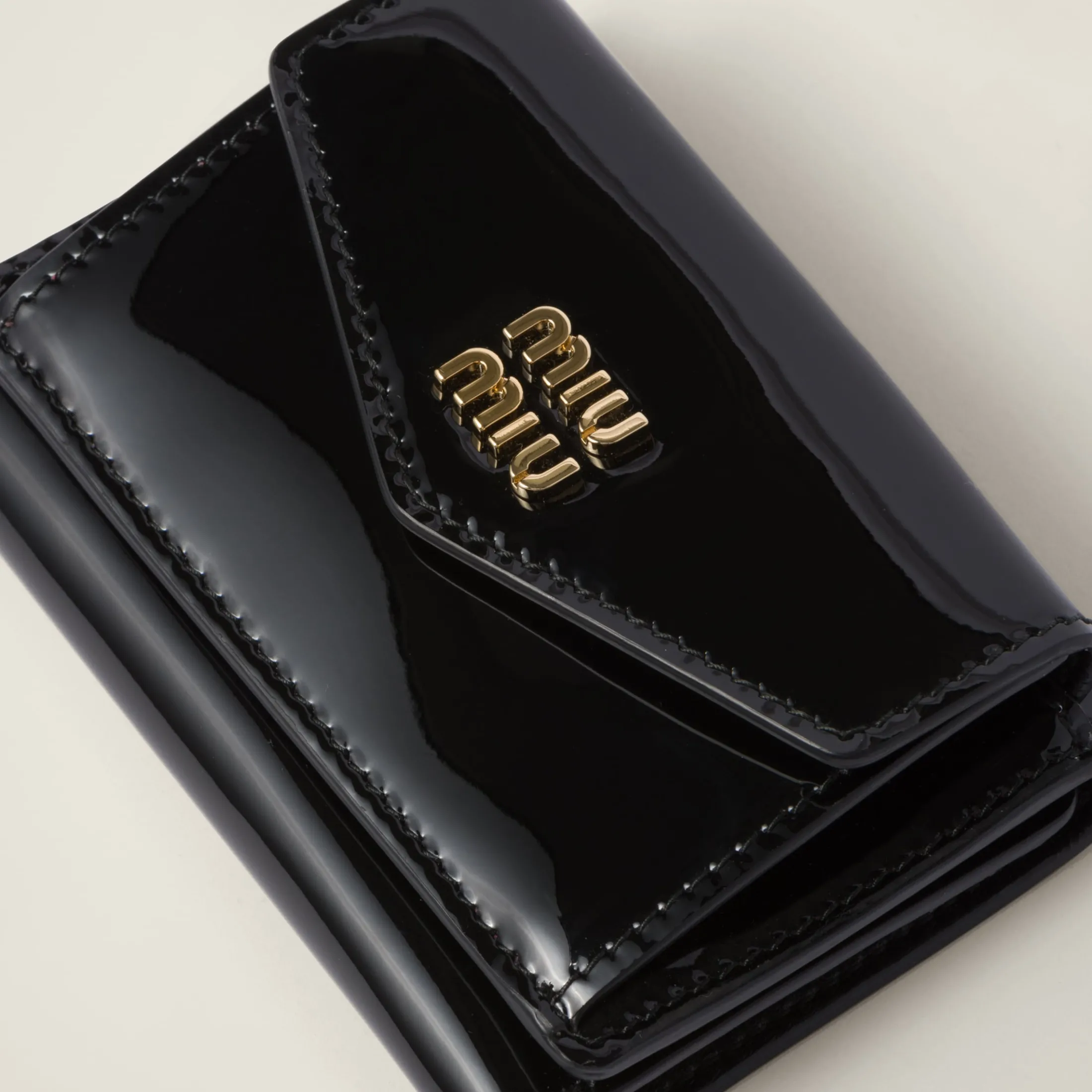 Black/red Small Patent Leather Wallet | Miu Miu