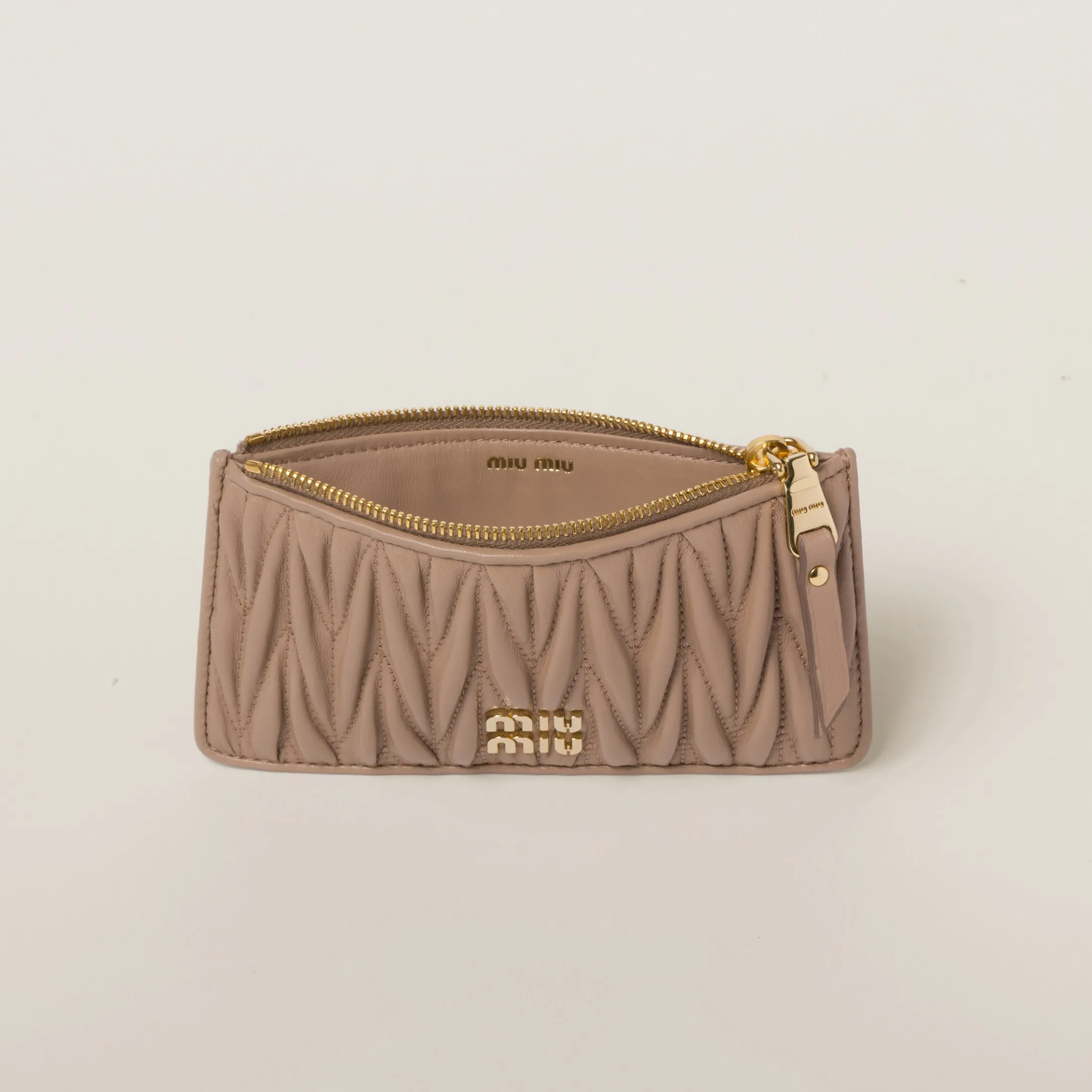 Cameo Matelassé Nappa Leather Envelope Wallet | Miu Miu