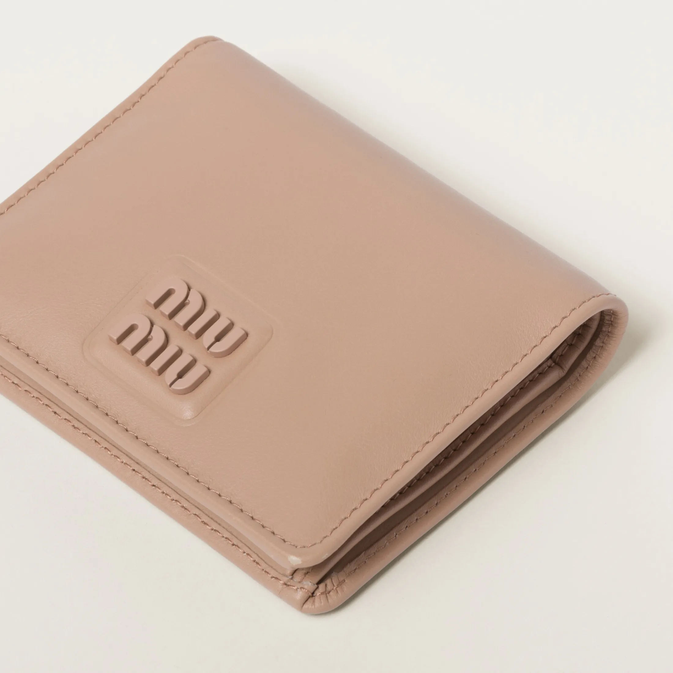 Cameo Small Leather Wallet | Miu Miu