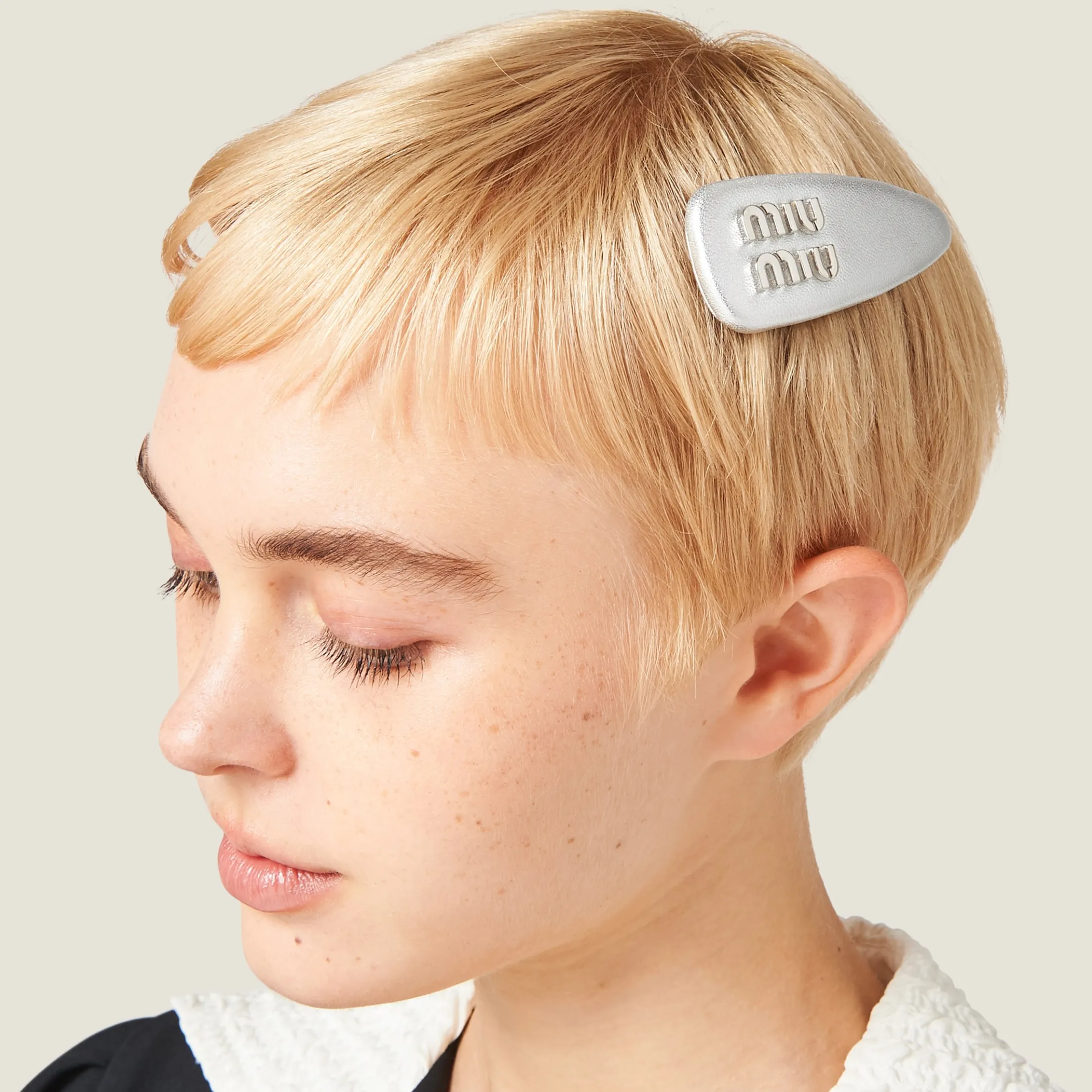 Silver Nappa Leather Hair Clip | Miu Miu